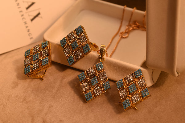 Charming Design Gold Plated Crystal Stones Necklace Set for Girls/Women