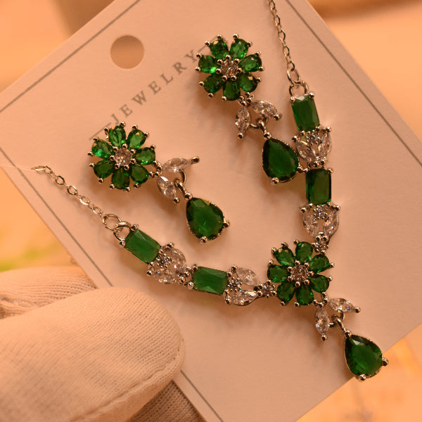 Glamorous Design Silver Plated Crystal Stones Necklace Set for Girls/Women