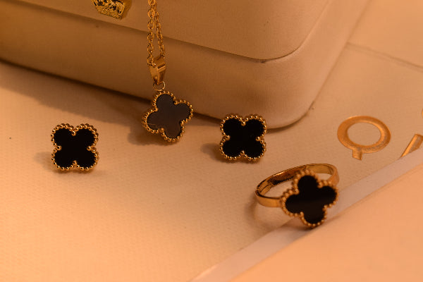 Stylish Unique Design Gold Plated Necklace Set for Girls/Women
