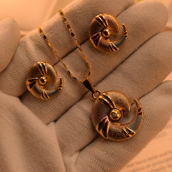 Sparkling Unique Design Gold Plated Necklace Set for Girls/Women