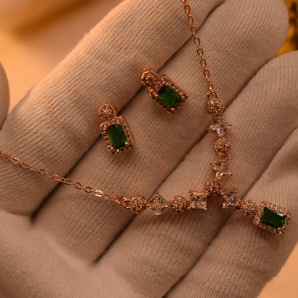 Dazzling Design Gold Plated Crystal Stones Necklace Set for Girls/Women