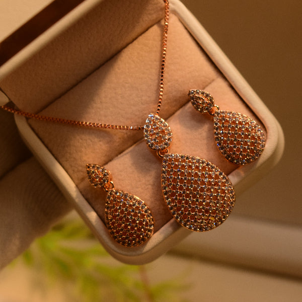 Luminous Unique Design Crystal Stones Necklace Set for Girls/Women