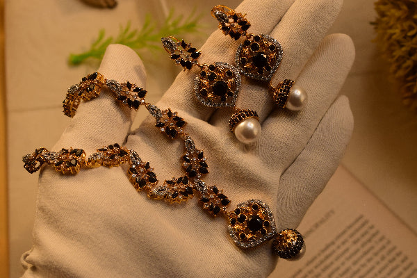 Fancy Design Gold Plated Crystal Stones Necklace Set for Girls/Women