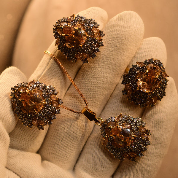 Beautiful Design Gold Plated Crystal Stones Necklace Set for Girls/Women