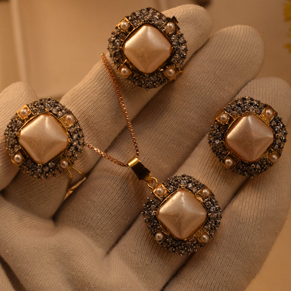 Gorgeous Design Gold Plated Crystal Stones Necklace Set for Girls/Women