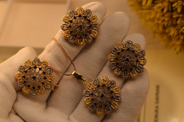 Elegant Design Gold Plated Crystal Stones Necklace Set for Girls/Women