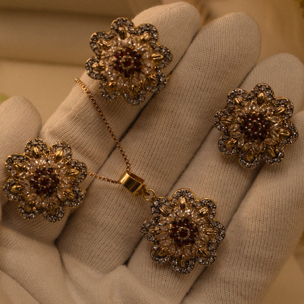 Fancy Design Gold Plated Crystal Stones Necklace Set for Girls/Women