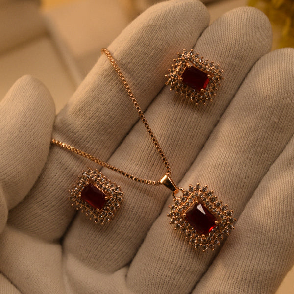 Beautiful Design Gold Plated Crystal Stones Necklace Set for Girls/Women