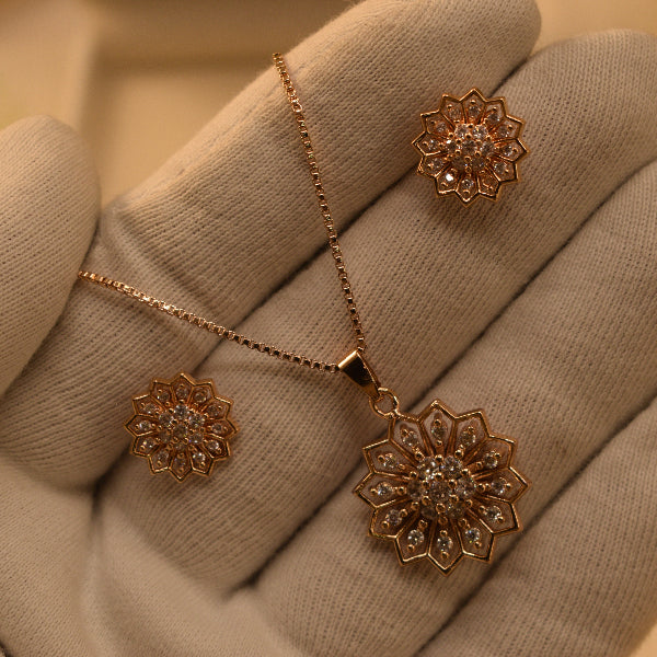 Beautiful Design Gold Plated Crystal Stones Necklace Set for Girls/Women