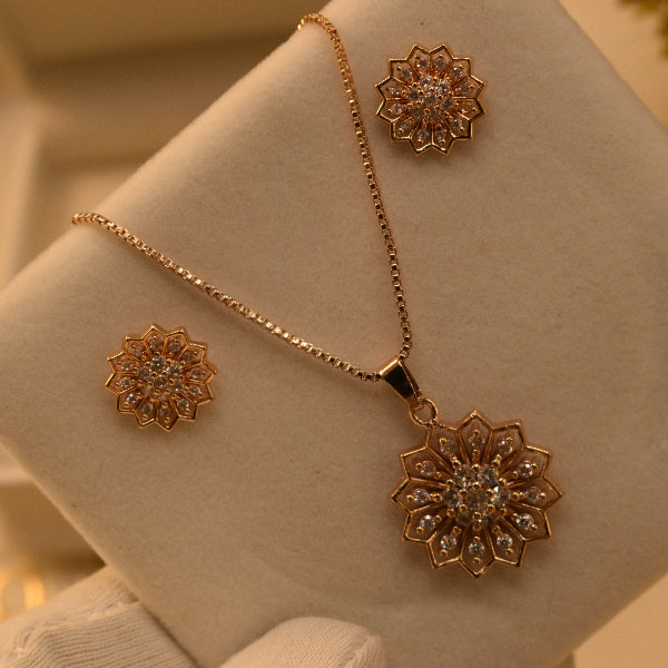 Beautiful Design Gold Plated Crystal Stones Necklace Set for Girls/Women