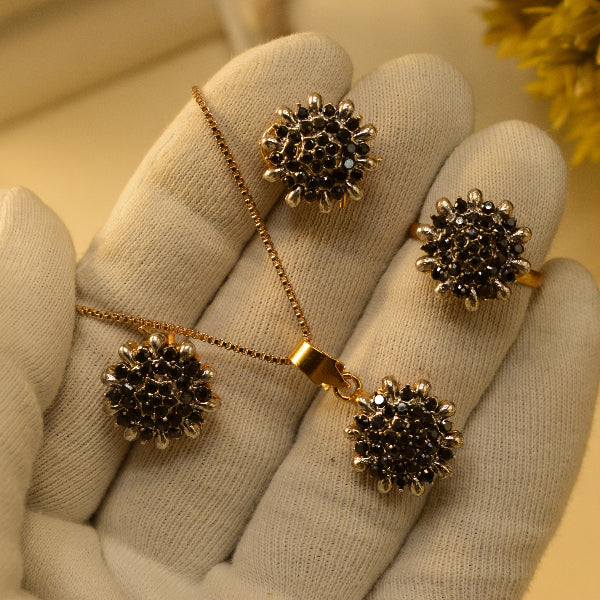 Stylish Unique Design Gold Plated Crystal Stones Necklace Set for Girls/Women