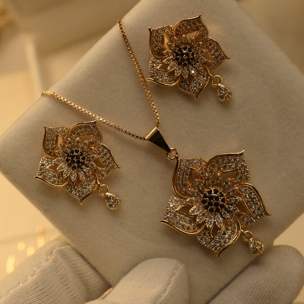 Elegant Unique Design Gold Plated Crystal Stones Necklace Set for Girls/Women