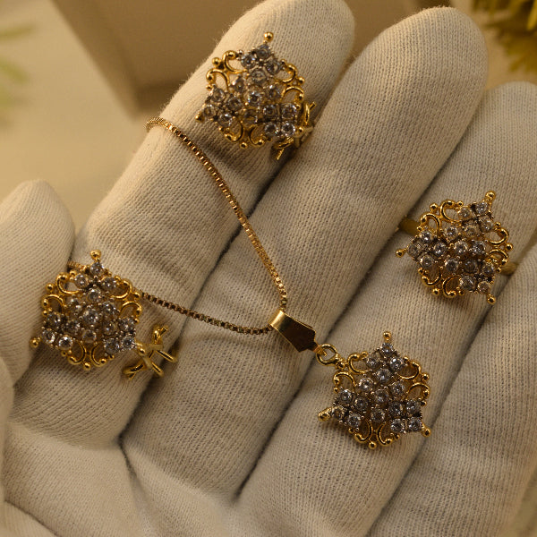 Beautiful Unique Design Gold Plated Crystal Stones Necklace Set for Girls/Women