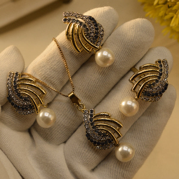 Sparkling Design Gold Plated Crystal Stones Necklace Set for Girls/Women