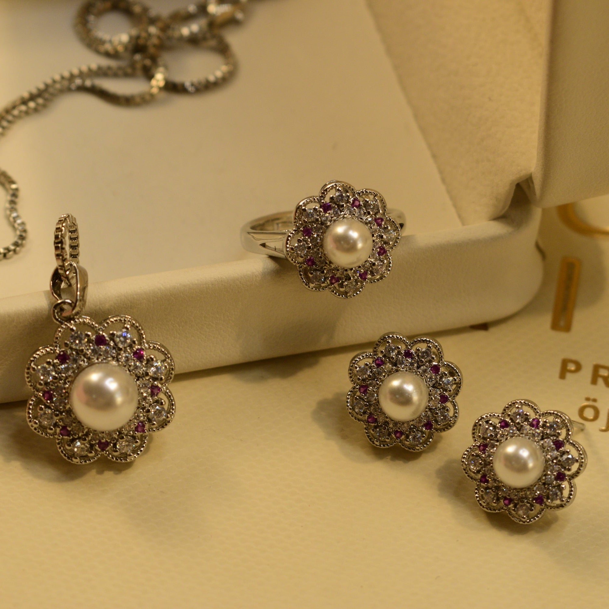 Luminous Design Silver Plated Crystal Stones Necklace Set for Girls/Women
