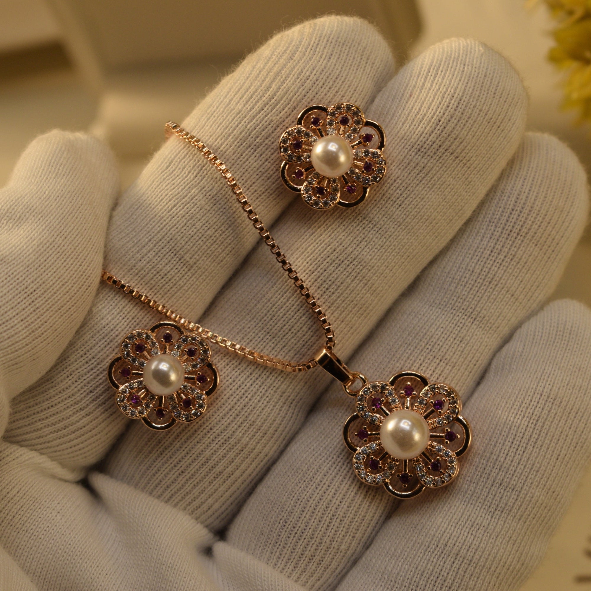 Charming Design Gold Plated Crystal Stones Necklace Set for Girls/Women