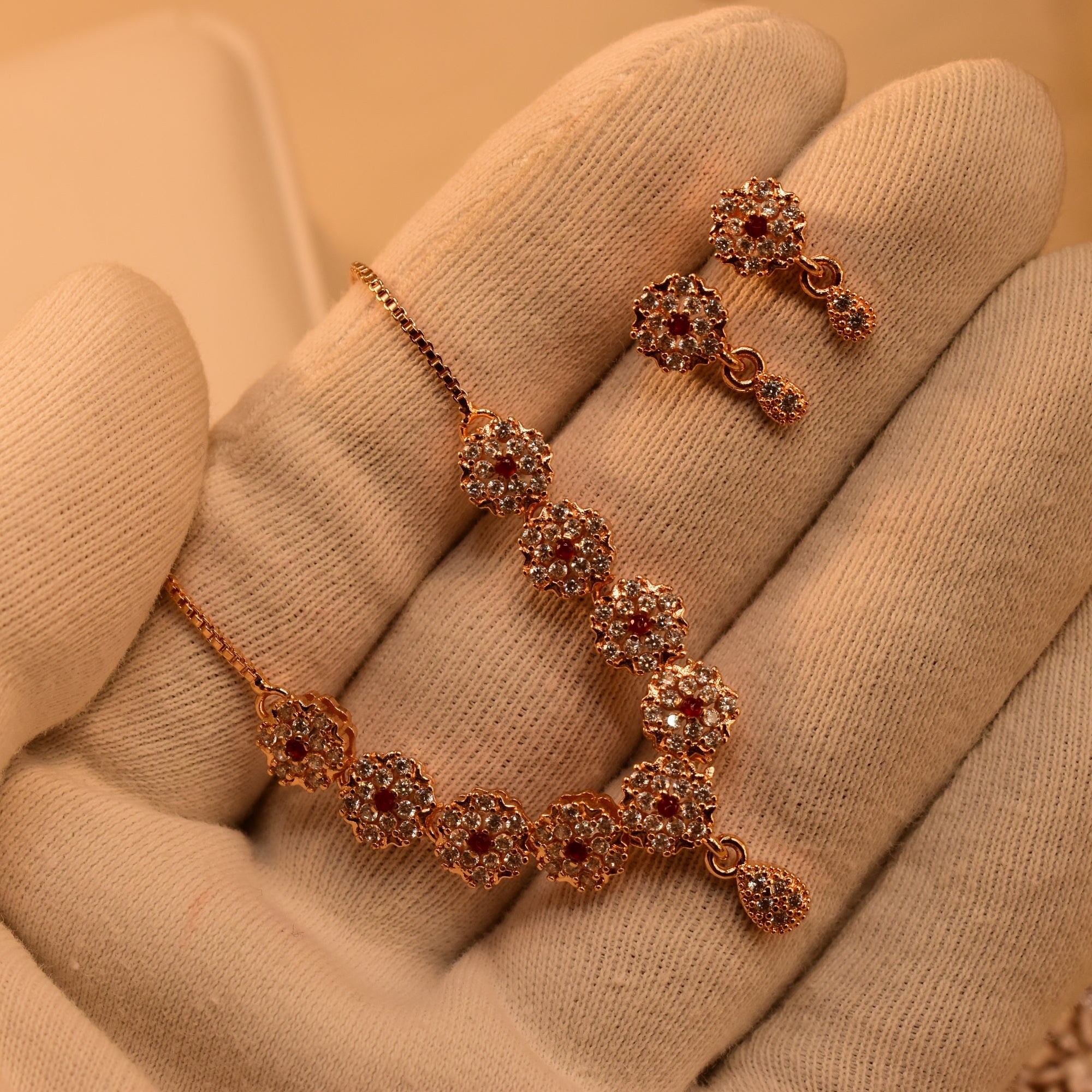 Dazzling Design Gold Plated Crystal Stones Necklace Set for Girls/Women