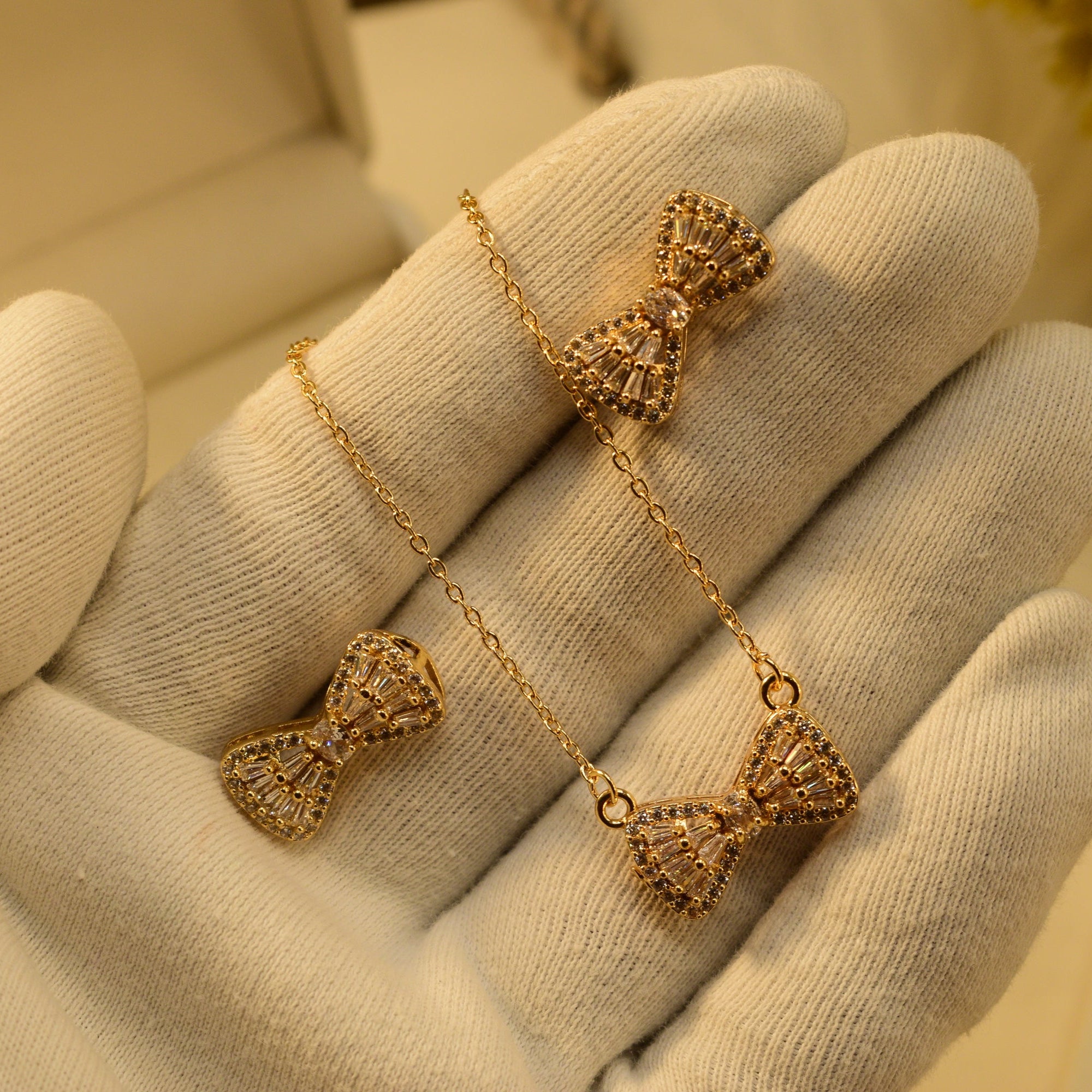 Luxury Unique Design Crystal Stones Necklace Set and for Girls/Women