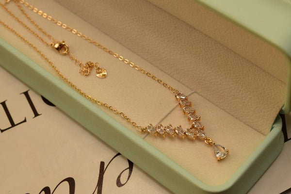 Stylish Design Crystal Golden Pendant for Girls/Women