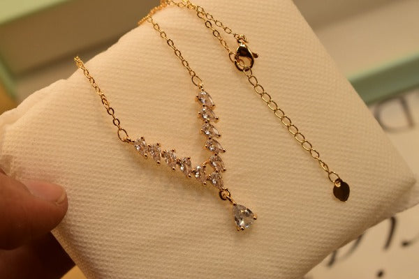 Stylish Design Crystal Golden Pendant for Girls/Women