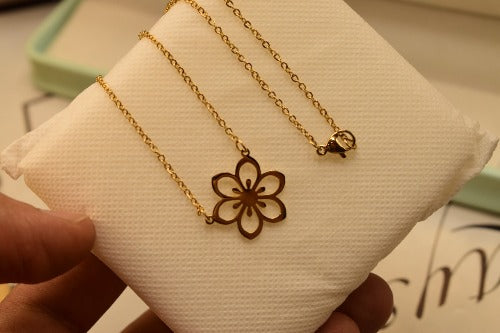 Fancy Design Crystal Golden Flower Pendant for Girls/Women