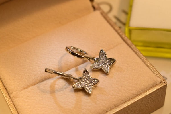 Stylish Silver Design Crystal Earings for Girls/Women - Meerzah