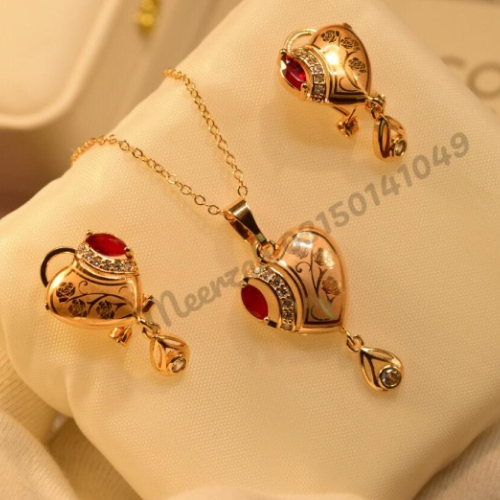 Elegant Unique Golden Heart Design Crystal Necklace Sets for Girls/Women.