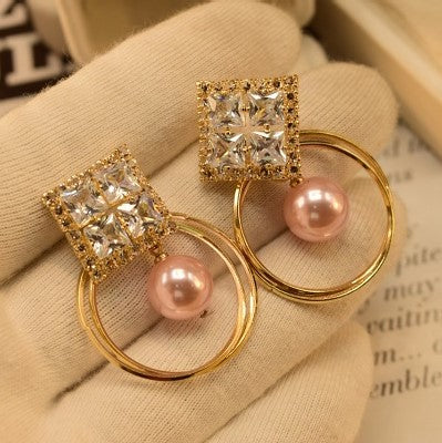 Elegant Round  Golden Crytal Earings for Girls/Women - Meerzah