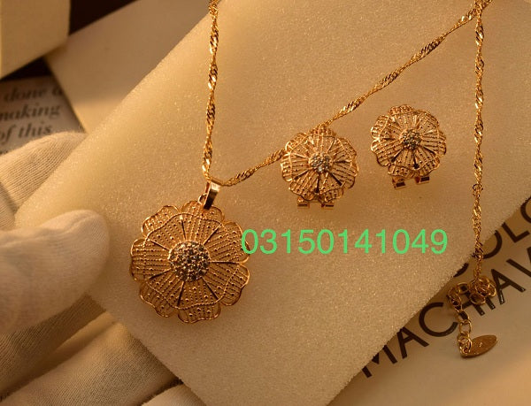 Antique Stylish Flower Golden Necklace Sets for Girls/Women - Meerzah