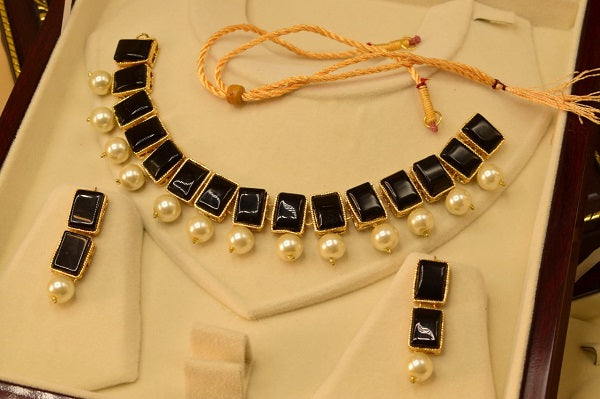 Fancy Pearl Black Beads Necklace Sets for Girls/Women - Meerzah