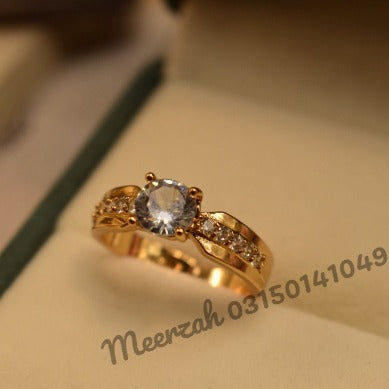 Elegant Design Diamond Cut Stone Crystal Adjustable Golden Ring for Girls/Women