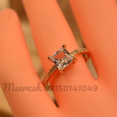 Beautiful Design Diamond Cut Stone Crystal Adjustable Golden Ring for Girls/Women