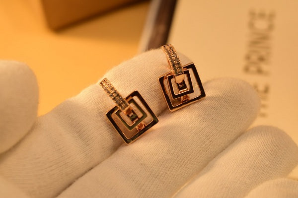 Beautiful Square Golden Earings for Girls/Women - Meerzah