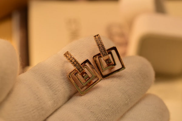 Beautiful Square Golden Earings for Girls/Women - Meerzah