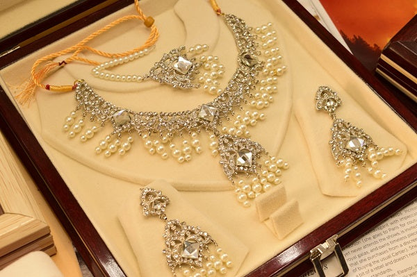 Antique Silver Bridal Necklace Sets for Girls/Women - Meerzah