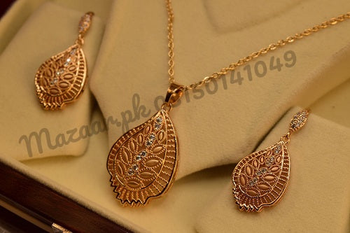 Fancy Leaf Golden Necklace Sets for Girls/Women - Meerzah