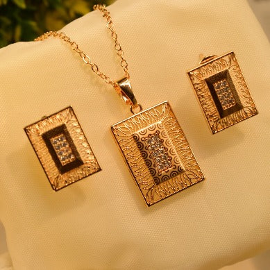 Stylish Design Golden Necklace set for Girls/Women