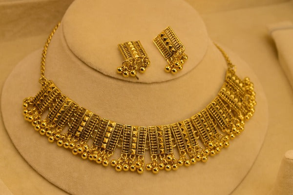 Elegant Golden Stones Unique Design Necklace set for Girls/Women