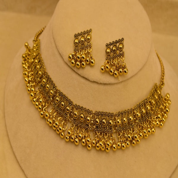 Stylish Golden Unique Design Necklace set for Girls/Women