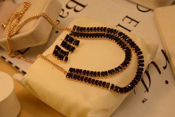 Beautiful Black Stones Golden Design Necklace set for Girls/Women