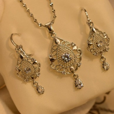 Elegant Leaf Silver Stone Crystal Necklace Sets for Girls/Women - Meerzah