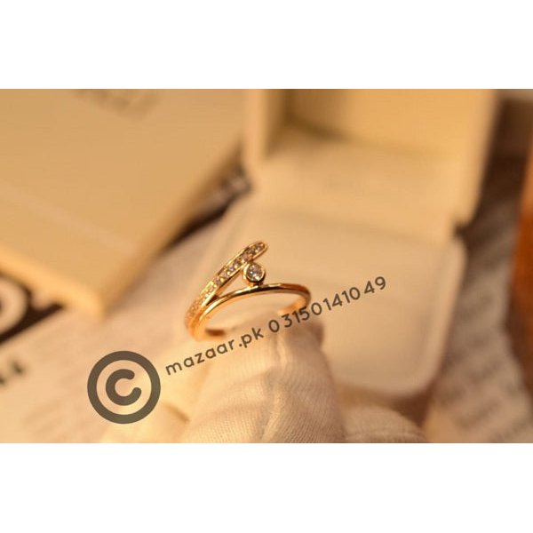 Beautiful Golden single stone Ring for Girls/Women - Meerzah